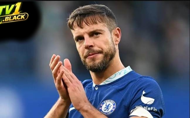 Cesar Azpilicueta có mặt trong top 10 hậu vệ hay nhất thế giới