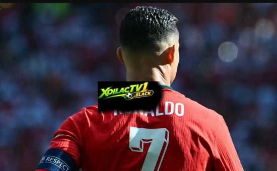 Ronaldo lần đầu thi đấu đội Một tại Sporting CP có số áo 28